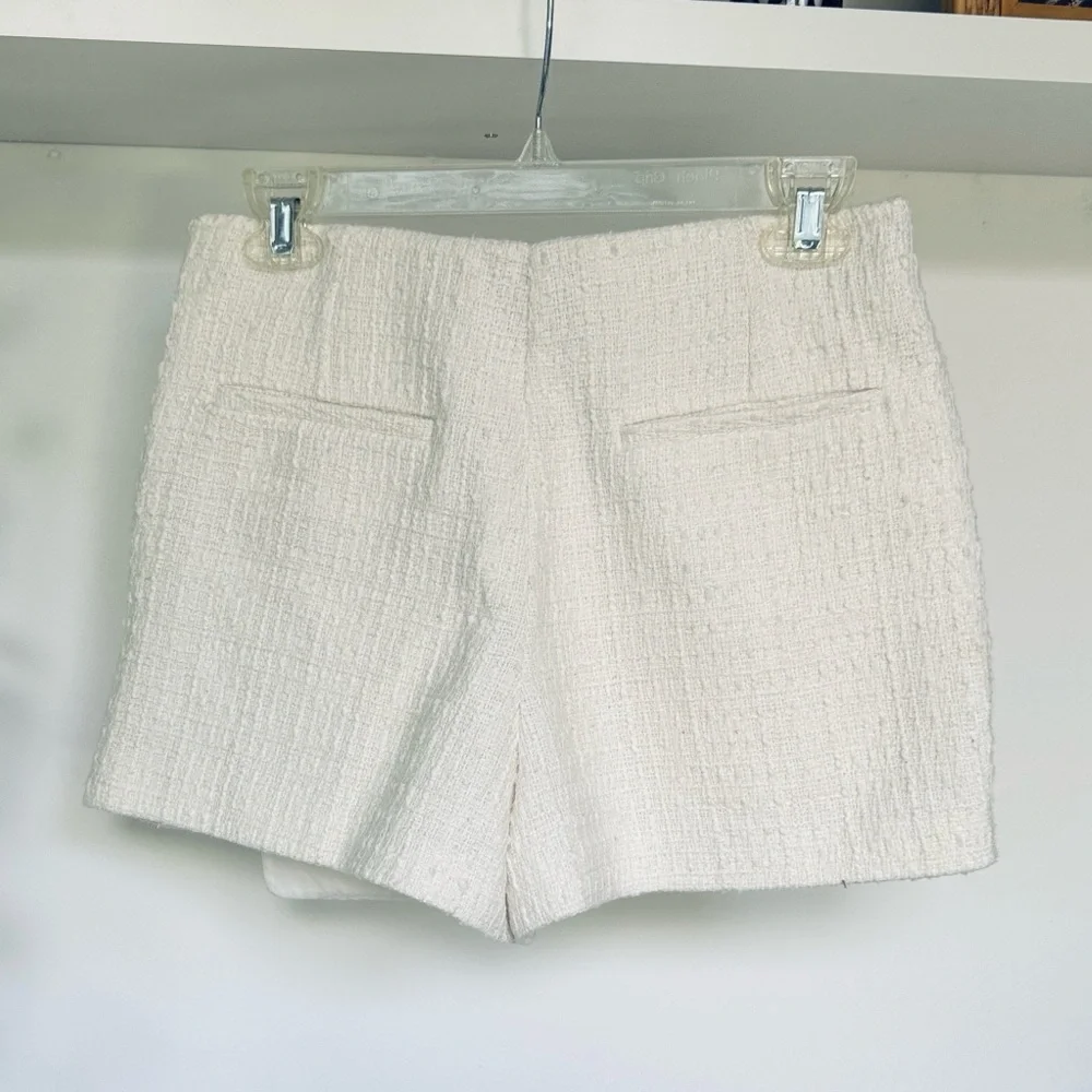 Zara Textured White Mini Skort - Picture 2 of 4